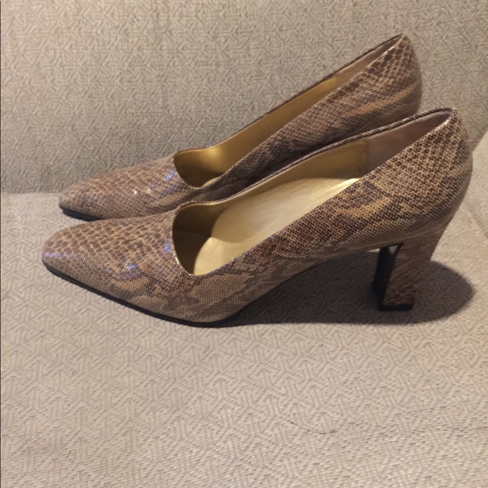 Yves Saint Laurent Shoes.  Size 8N
